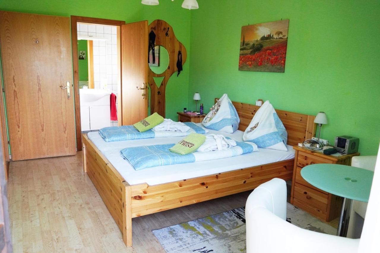 Gaestehaus Strini Jennersdorf ภายนอก รูปภาพ